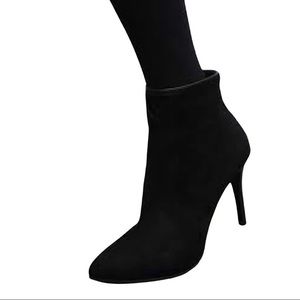 Chase & Chloe Brenda-1 Women's Black Faux Suede Ankle Bootie 4” Heel Sz 5.5.